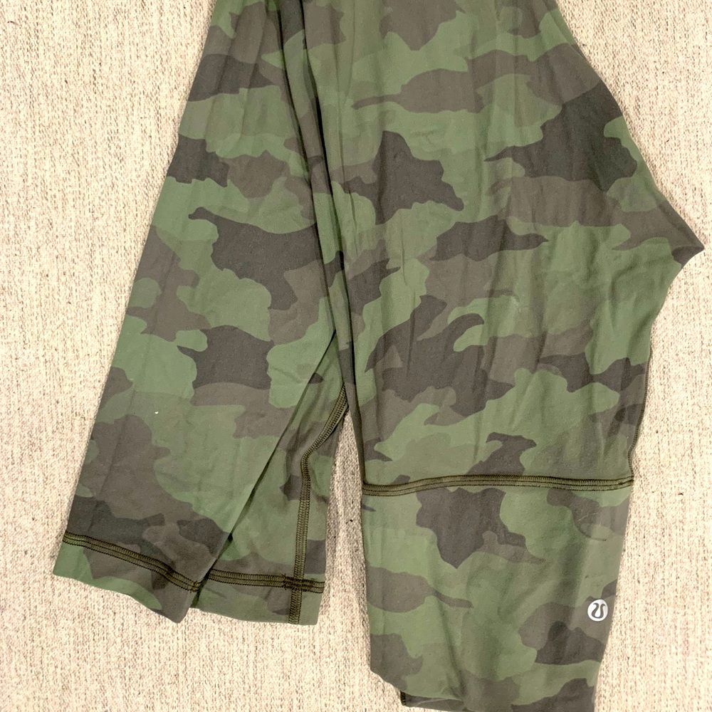 Lululemon camo align, 28in